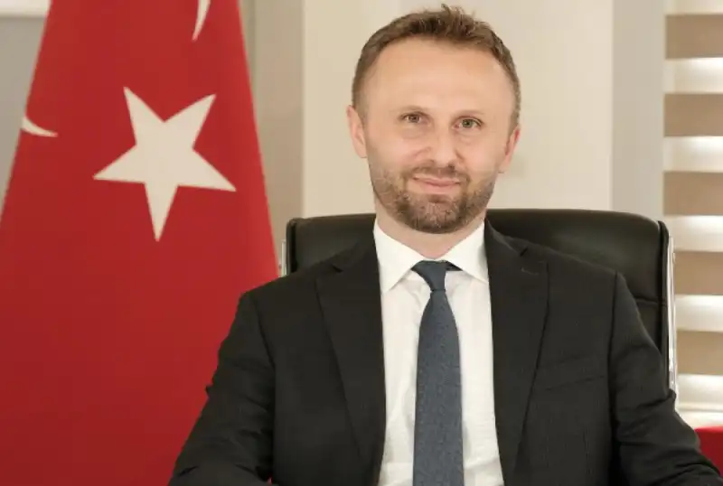 RTEÜ Rektörü Prof.Dr. Yusuf YILMAZ Kimdir? Aslen Nerelidir?