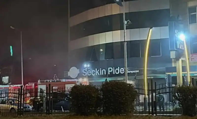 Derepazarı'nda Pide Salonu Alev Aldı