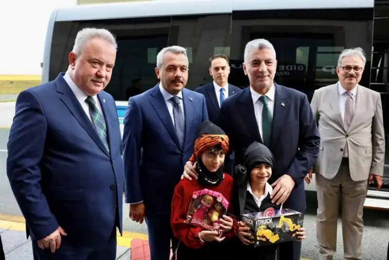 Bakan Bolat, Rize'de Ziyaretlerde Bulundu