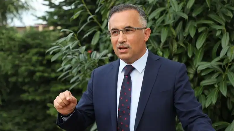 Efsannevi Validen Rizelilere Övgü