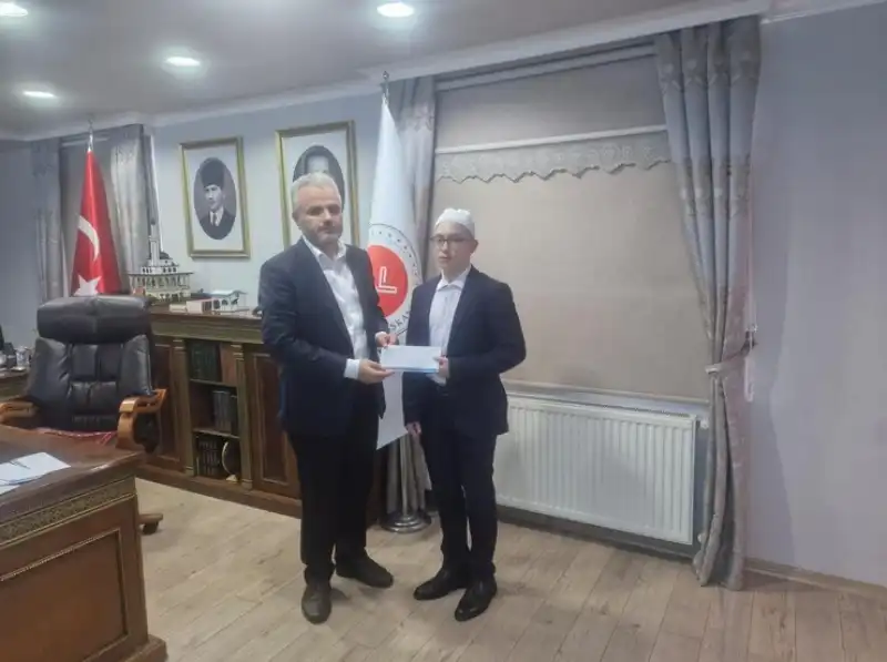 Rize'de Genç Hafızlar Taçlandı