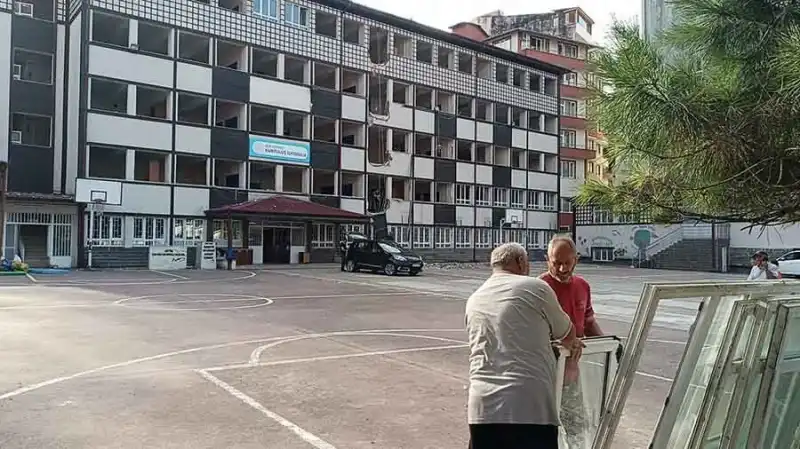 Rize Kurtuluş İlkokulu Yükseliyor