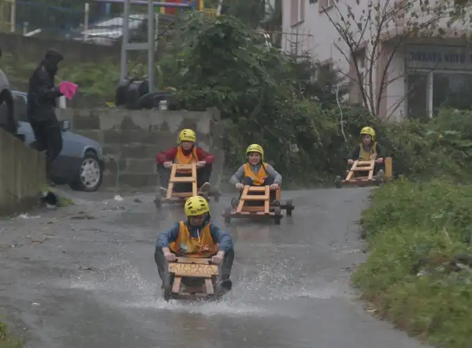 Çamlıhemşin’de Yağmura Rağmen Coşku