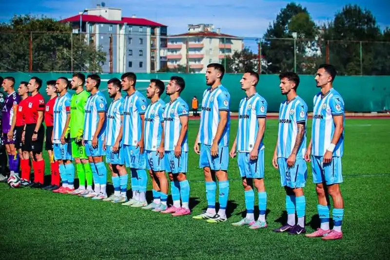 Pazarlılar Birliği’nden Pazarspor’a Destek