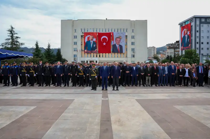 Rize’de Cumhuriyet Bayramı Kutlanıyor