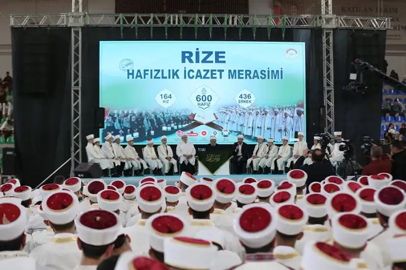 Rize’de 600 Hafız için İcazet Töreni Düzenlendi