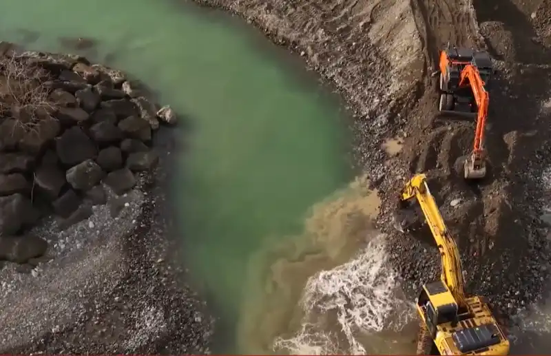 Rize'de Kapanan Balıkçı Barınağı Yeniden Açıldı