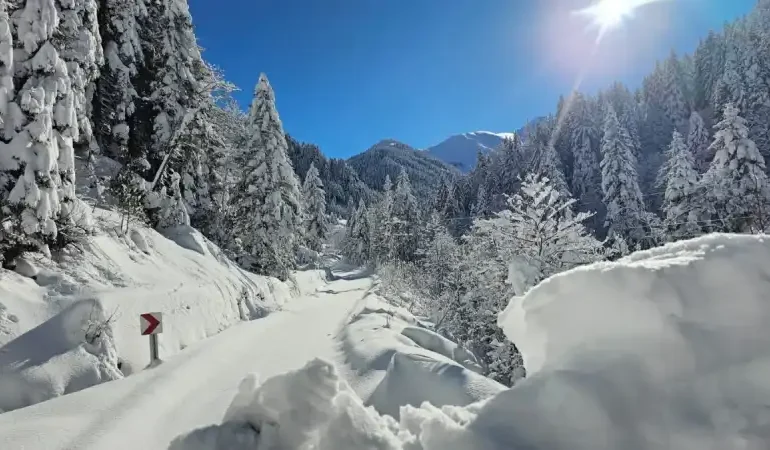 Kaçkar Dağları ve Etekleri Beyaza Büründü