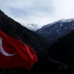 Çamlıhemşin'deki Çat Vadisi'nde Sarp Kaya Üzerine Kurulu Zil Kale