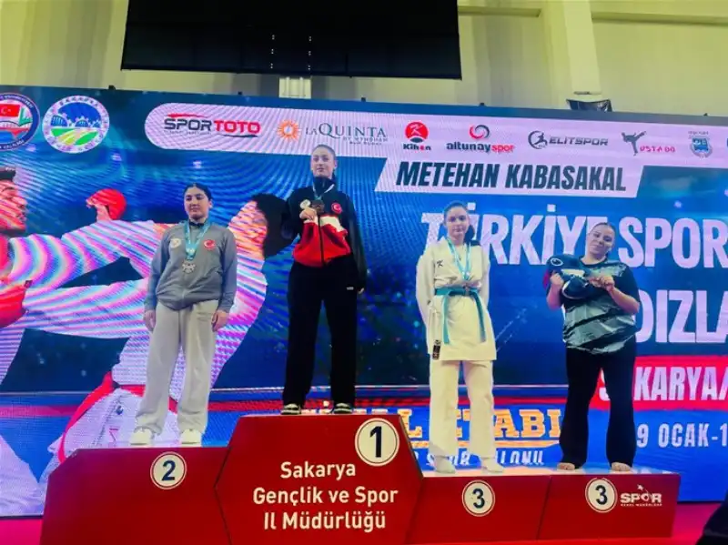 Karate Şampiyonası’nda Rize Rüzgârı