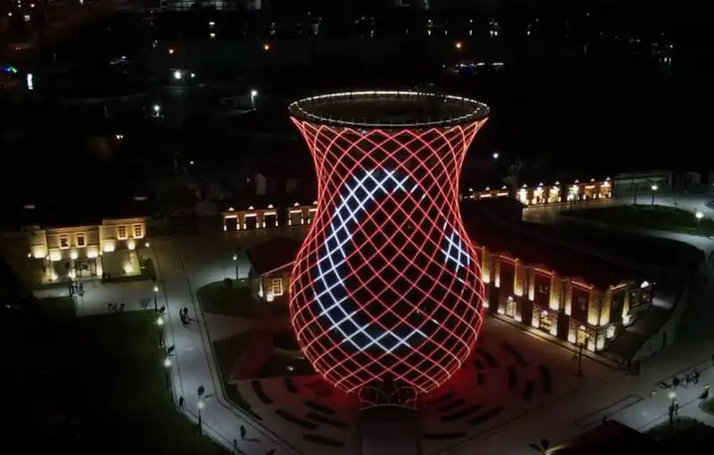 Rize’de İftar Vakti Çay Bardağı Işıkları Yanacak