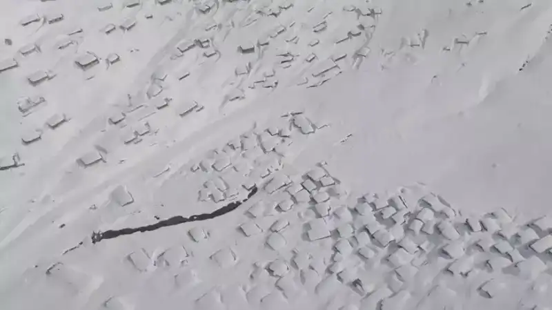 Çamlıhemşin’de Kavrun Yaylası Kara Gömüldü