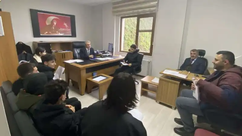 Derepazarı’nda Kan Seferberliğine Öğrencilerden Örnek Destek