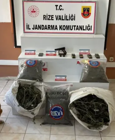 Pazar'da 11 Kilodan Fazla Esrar Ele Geçirildi