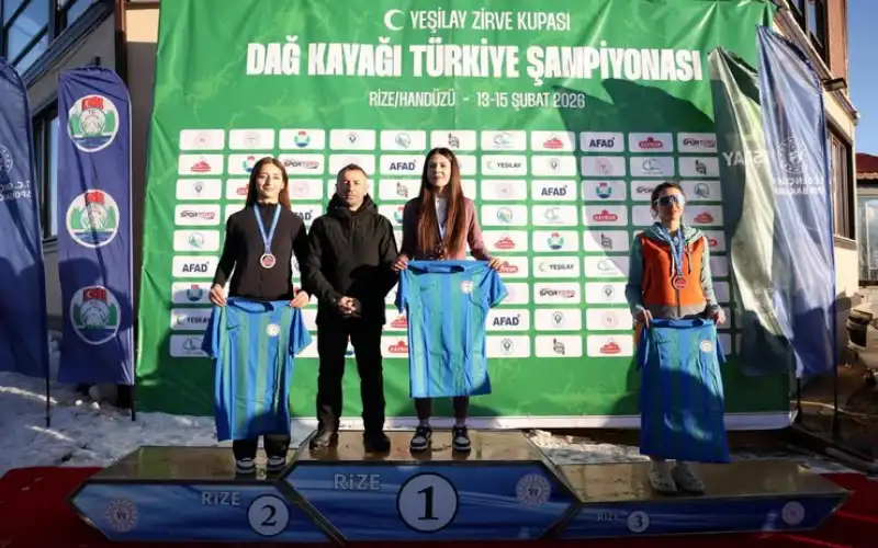 Yeşilay Zirve Kupası Dağ Kayağı Türkiye Şampiyonası Handüzü’nde Nefes Kesti