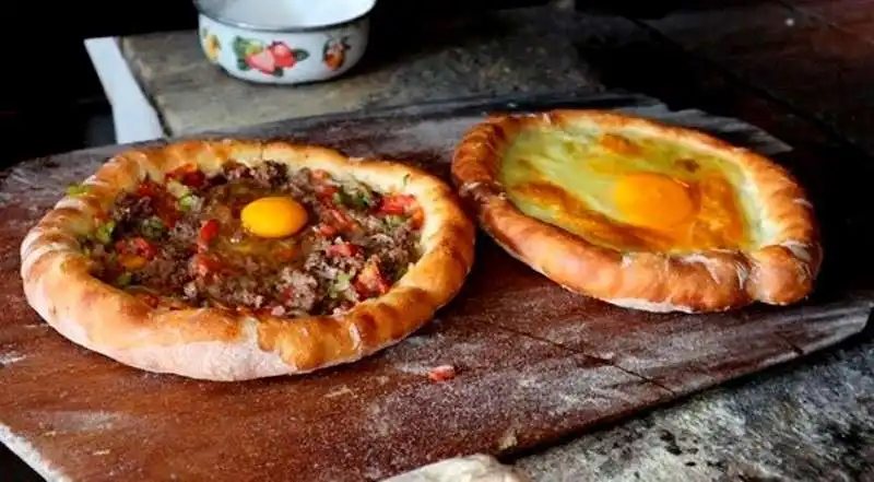 Derepazarı Pidesi: Gelenekten Geleceğe Uzanan Eşsiz Lezzet