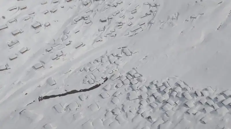 Çamlıhemşin’de Kavrun Yaylası Kara Gömüldü