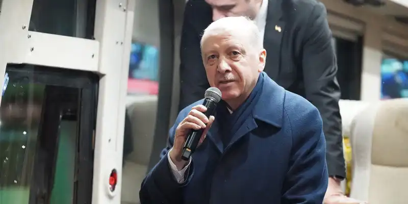 Cumhurbaşkanı Erdoğan Güneysu’da Hemşehrilerine Seslendi