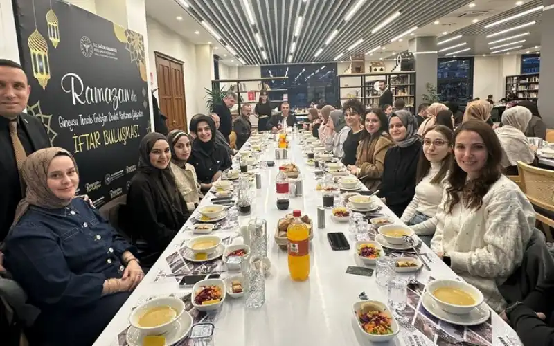 Güneysu’da Sağlık Çalışanları İftar Sofrasında Buluştu Güneysu