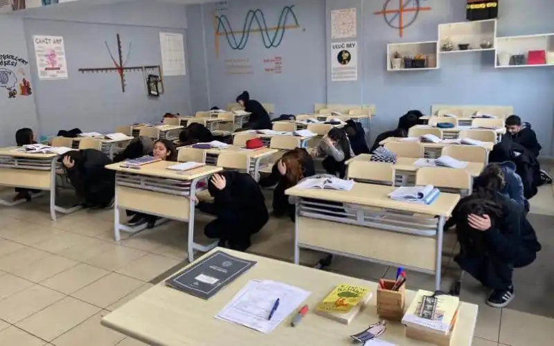 Derepazarı’nda Okullarda Deprem Tatbikatı
