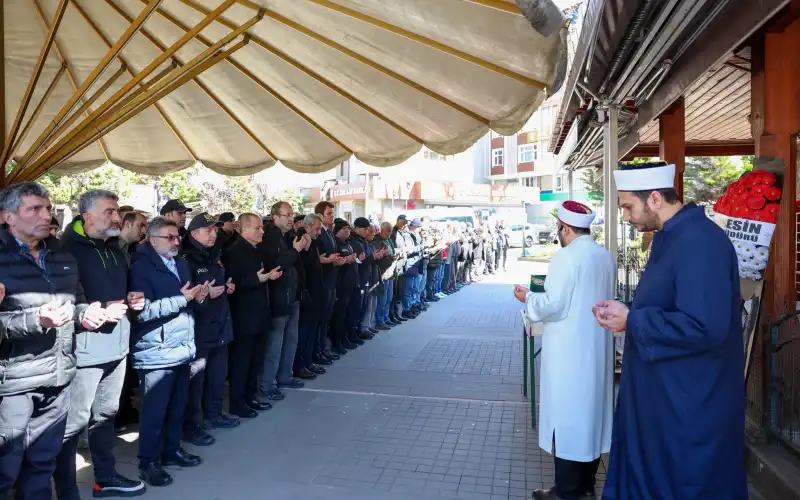 Rize Valisi Fındıklı'da Cenaze Törenine Katıldı