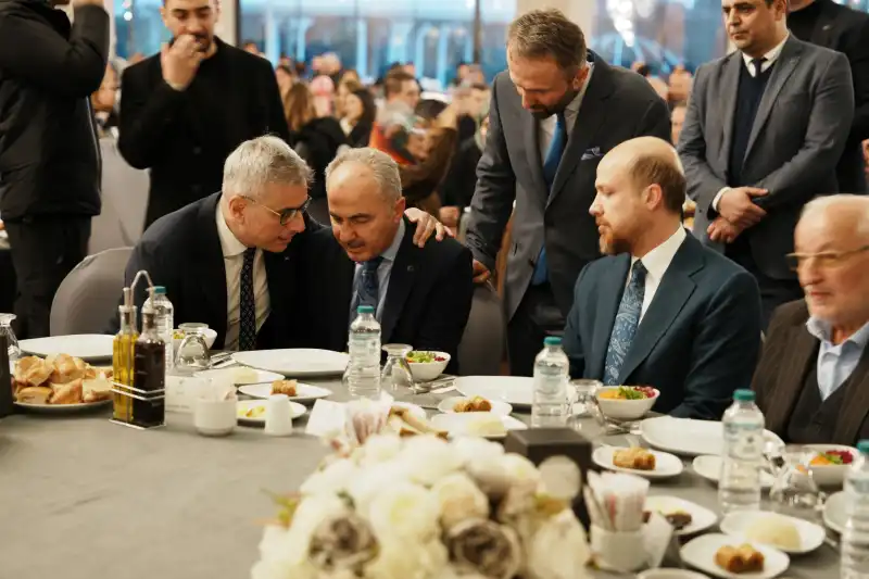 Rahmi Metin Programdan Programa Koştu