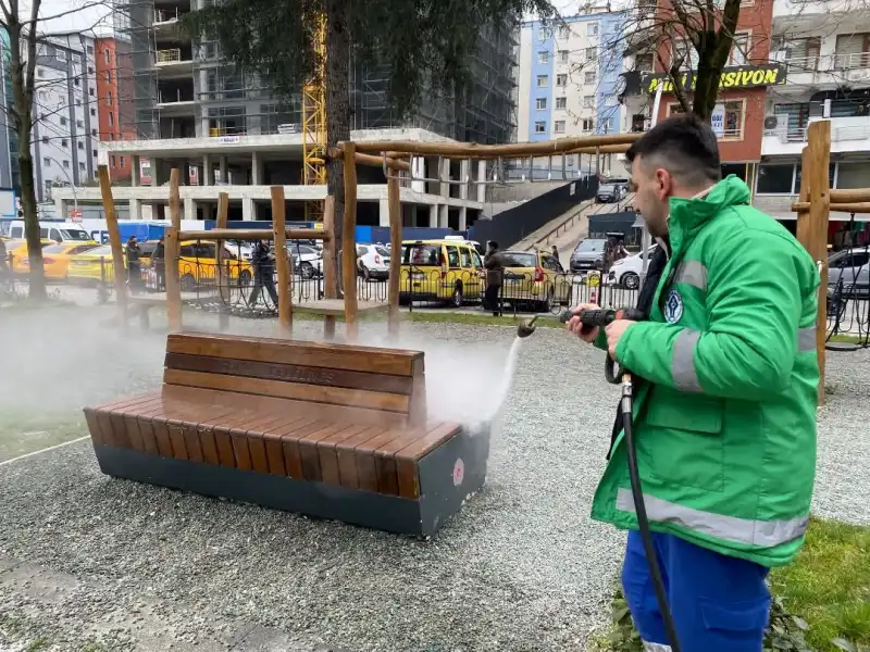 Rize'de Bayram Öncesi Cami ve Parklar Tertemiz