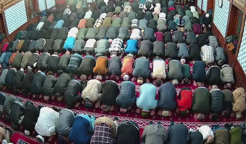 Rize’de Kadir Gecesi Dualarla İdrak Edildi