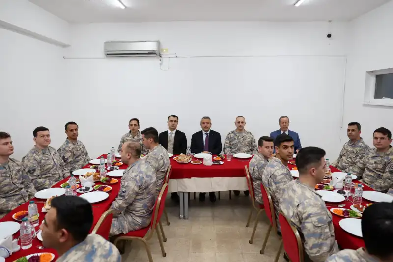 Rize Valisi Pazar'da