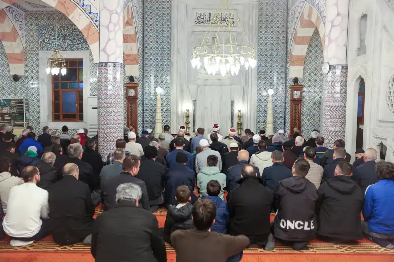 Rize Valisi Kadir Gecesini Güneysuda İdrak Etti