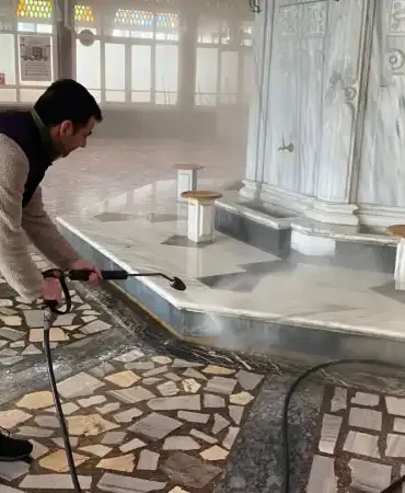 Rize'de Bayram Öncesi Cami ve Parklar Tertemiz