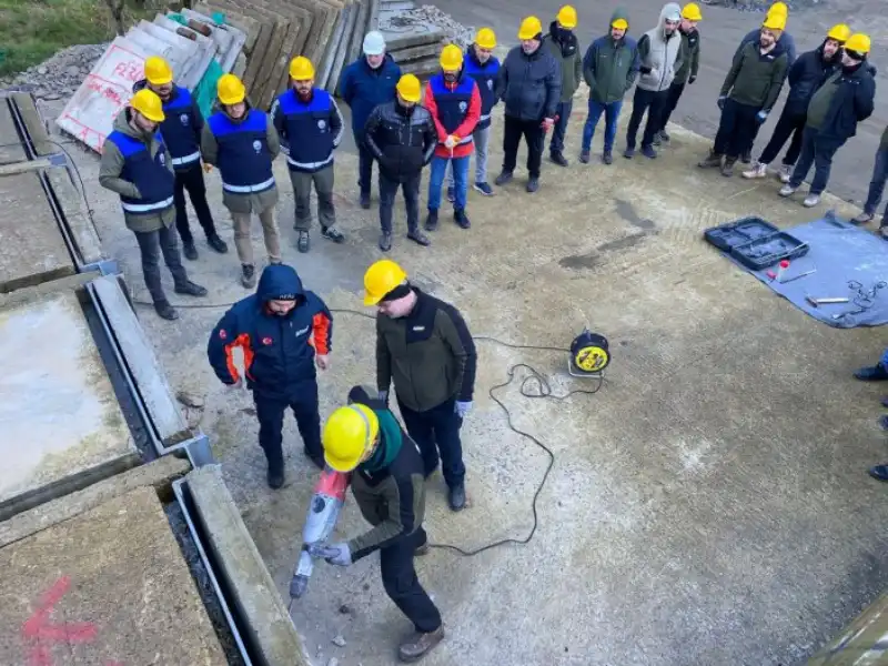Ardeşen’de Enkazda Arama ve Kurtarma Eğitimi Düzenlendi