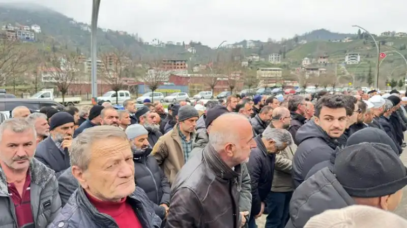 Rize’de 20 Saat Arayla Anne ve Babasını Kaybetti