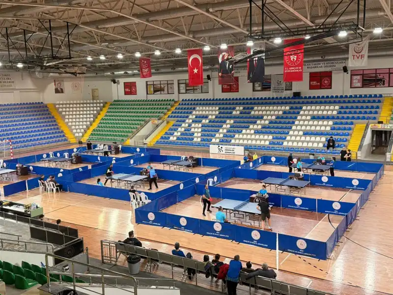 Rize’de Masa Tenisi Turnuvası Düzenlendi