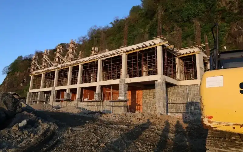 Çayeli Kemer Plajı’nda Dev Proje Yükseliyor