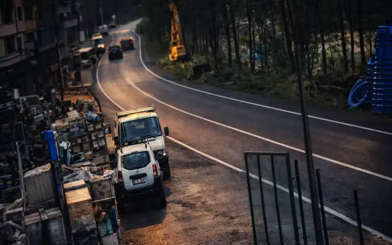 Çamlıhemşin’de Yasak İhlali ve Sinyal Hatası Kazaya Yol Açtı