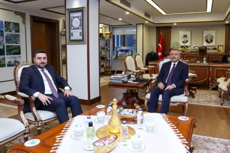 Rize Valiliği’nde Yoğun Ziyaret Trafiği