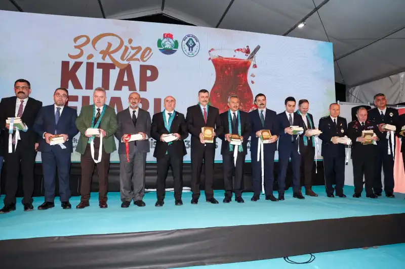 İçişleri Bakanı Rize Kitap Fuarında