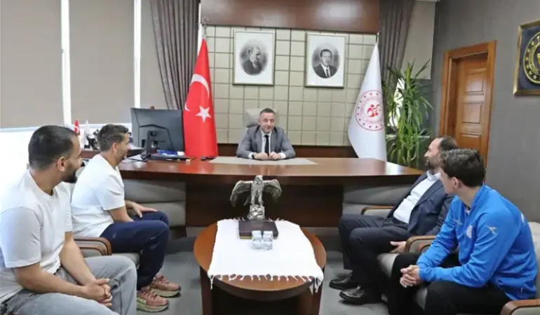 Ardeşen Anadolu İmam Hatip Lisesi Bölge Şampiyonu Oldu