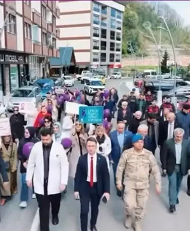 Güneysu’da Kanser Farkındalığı İçin Yürüyüş Düzenlendi