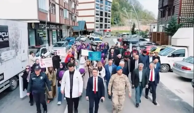 Güneysu’da Kanser Farkındalığı İçin Yürüyüş Düzenlendi