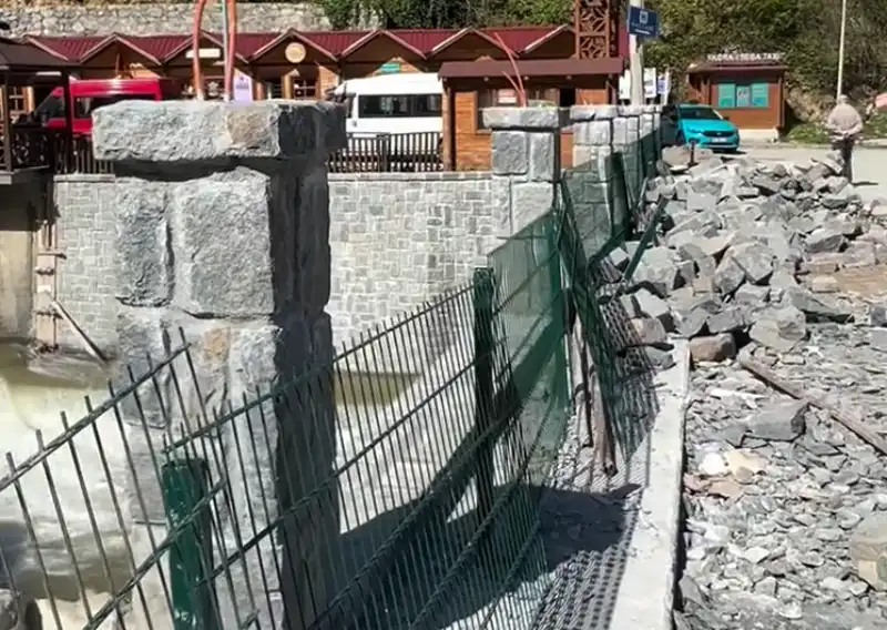 İkizdere’de Merkez Köprü Yenileme Çalışmaları Sürüyor