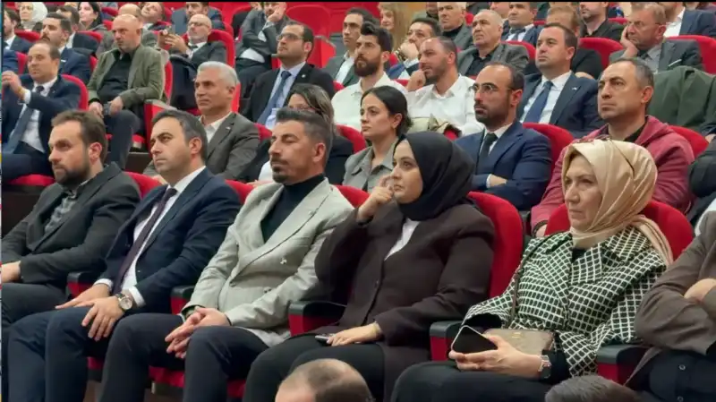 Vali Baydaş’a Yeşilay’dan “Üstün Hizmet Madalyası”