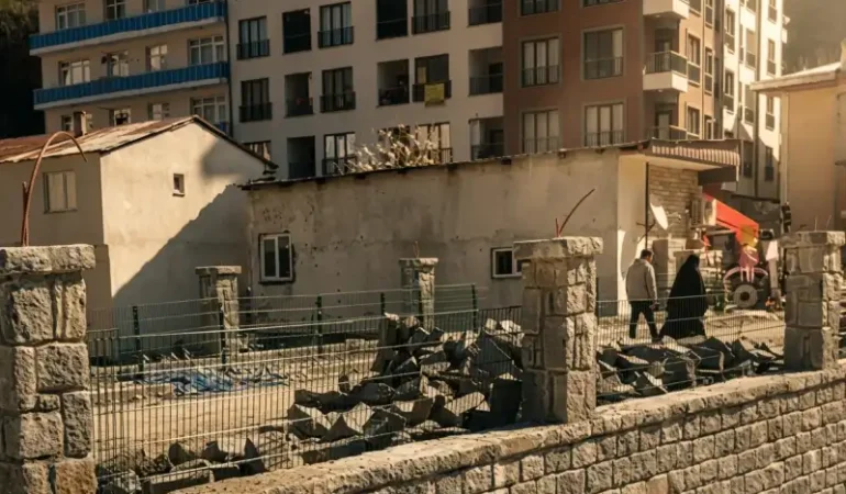 İkizdere’de Merkez Köprü Yenileme Çalışmaları Sürüyor