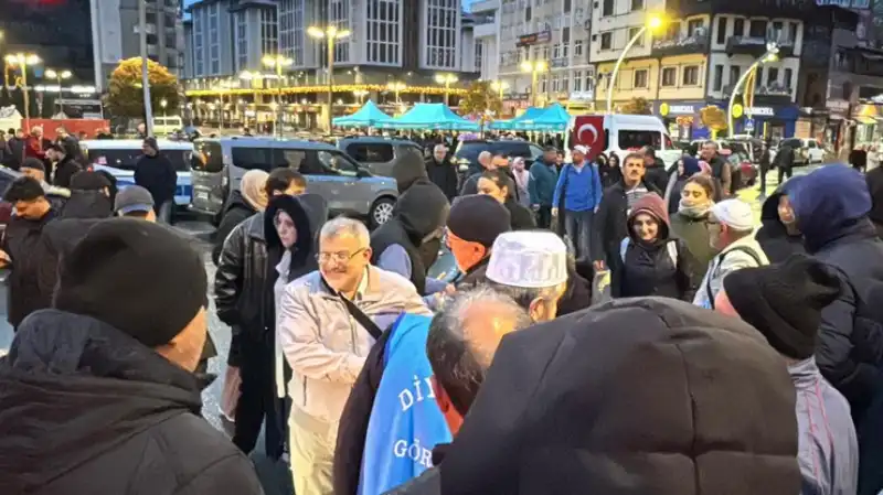 Rize’den Hac Kafilesi Dualarla Uğurlandı