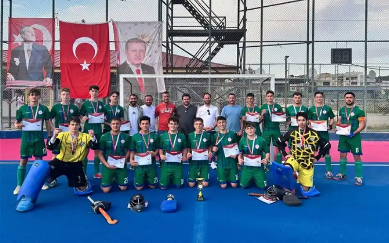 Adeşen Anadolu İHL Türkiye Üçüncüsü