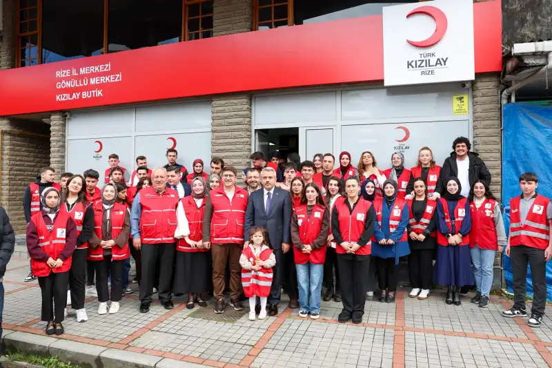 Vali Baydaş’tan Kızılay'a Destek