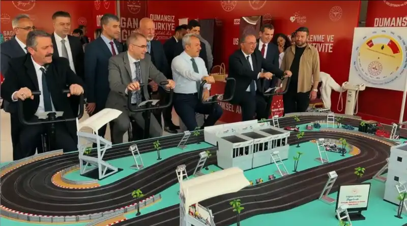 Rize Valisi “Hareket Et, Sağlıklı Yaşa” Etkinliğine Katıldı