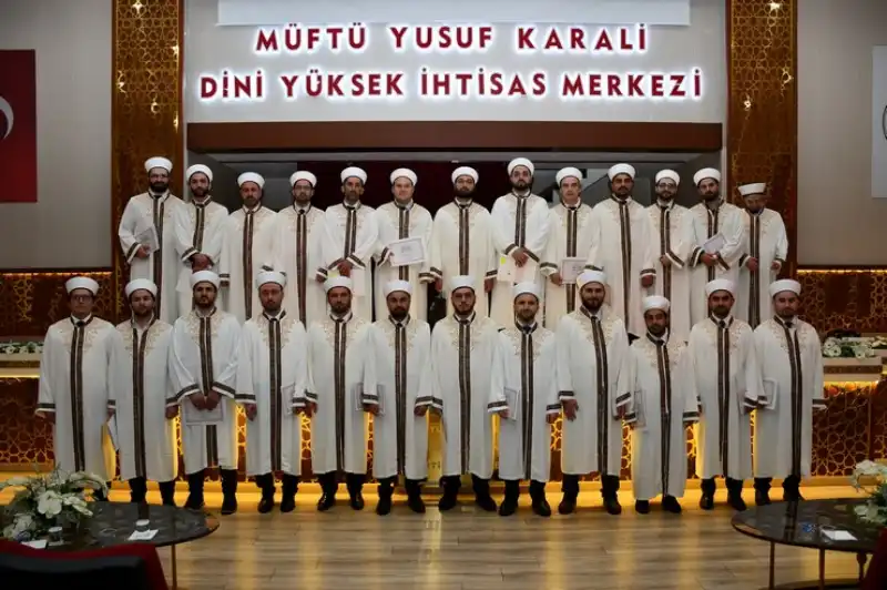 Diyanet Akademisi Rize’de 15. Dönem Mezunlarını Uğurladı