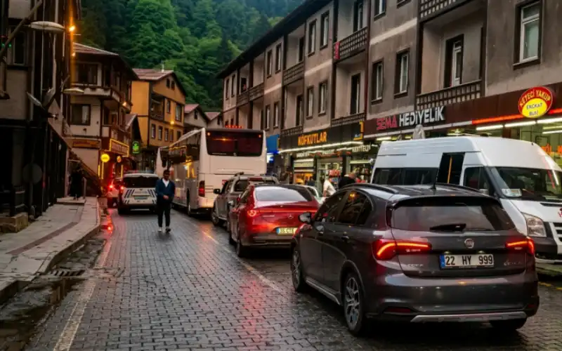 Kurban Bayramında Çamlıhemşin Trafiği Kilitlendi